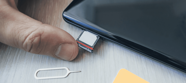 Как открыть слот для SIM-карты на iPhone и Android
