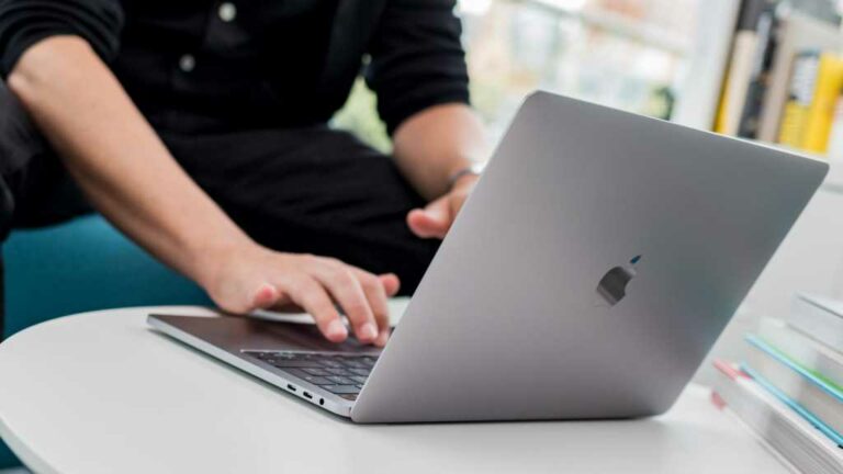 Если у вас был MacBook с клавиатурой-бабочкой, Apple может задолжать вам 395 долларов.