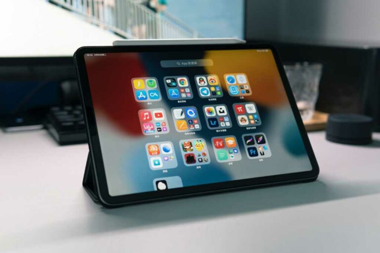 iPad — это не большой iPhone или Mac с сенсорным экраном — так что же это?